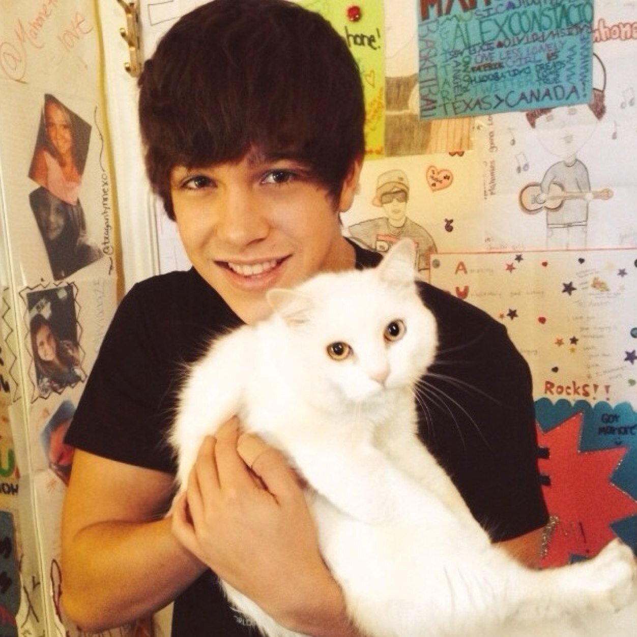 Austins7474's profile picture. Well congrats on your free follow❘Dont follow back, follow me back on @Catloves1DandJB ↓also follow me on instagram↓ http://t.co/3cXOeOzhSQ
