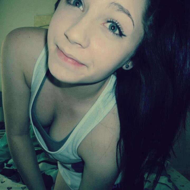 _xoxobunny_'s profile picture. Person: You're really cute. Me: Are you making fun of me.