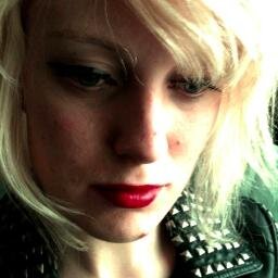 Rock music ramblings from the girl in the skinny jeans.