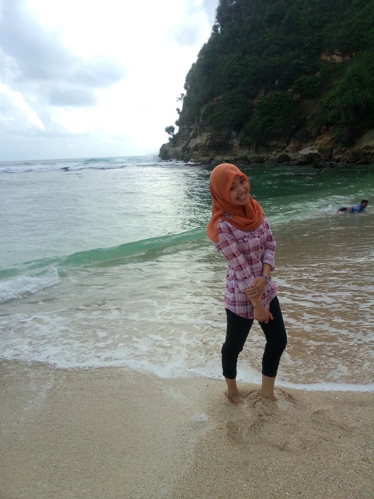 Luv my Allah,,my famz,,my shine,n my world