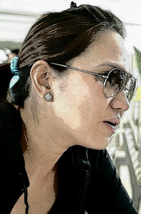 Single mom. Businesswoman. Goodfriend. Lukalukahan.