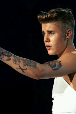 island_swagga's profile picture. Arianator, Belieber, Directioner, E3, Jasminator, Mahomie, 5SOS, Smiler, Mixer,Lovatic