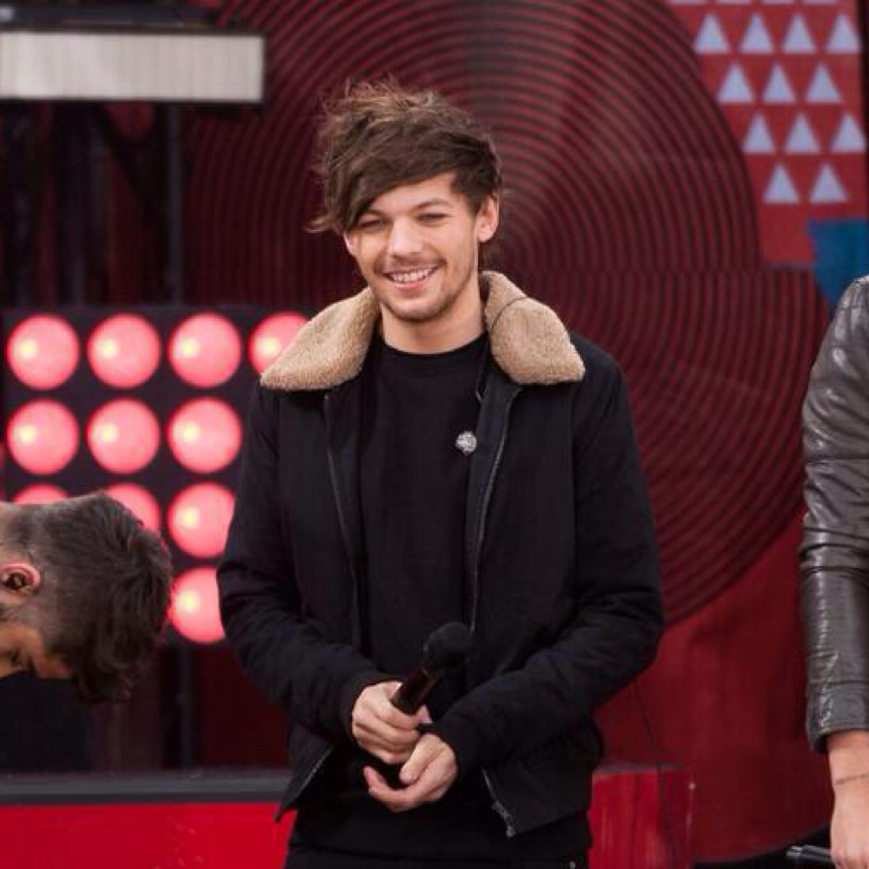 ✨@Louis_Tomlinson is my boyfriend he just doesn't know it. ✨