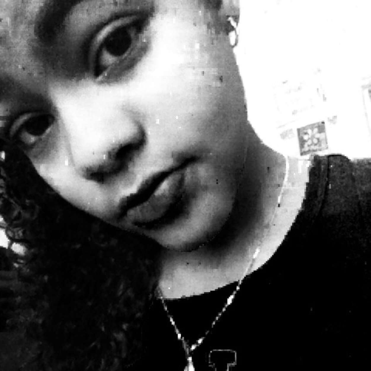 Follow Me Please... I love the music, I love all my friends, but the most important, I love my family and god :,)