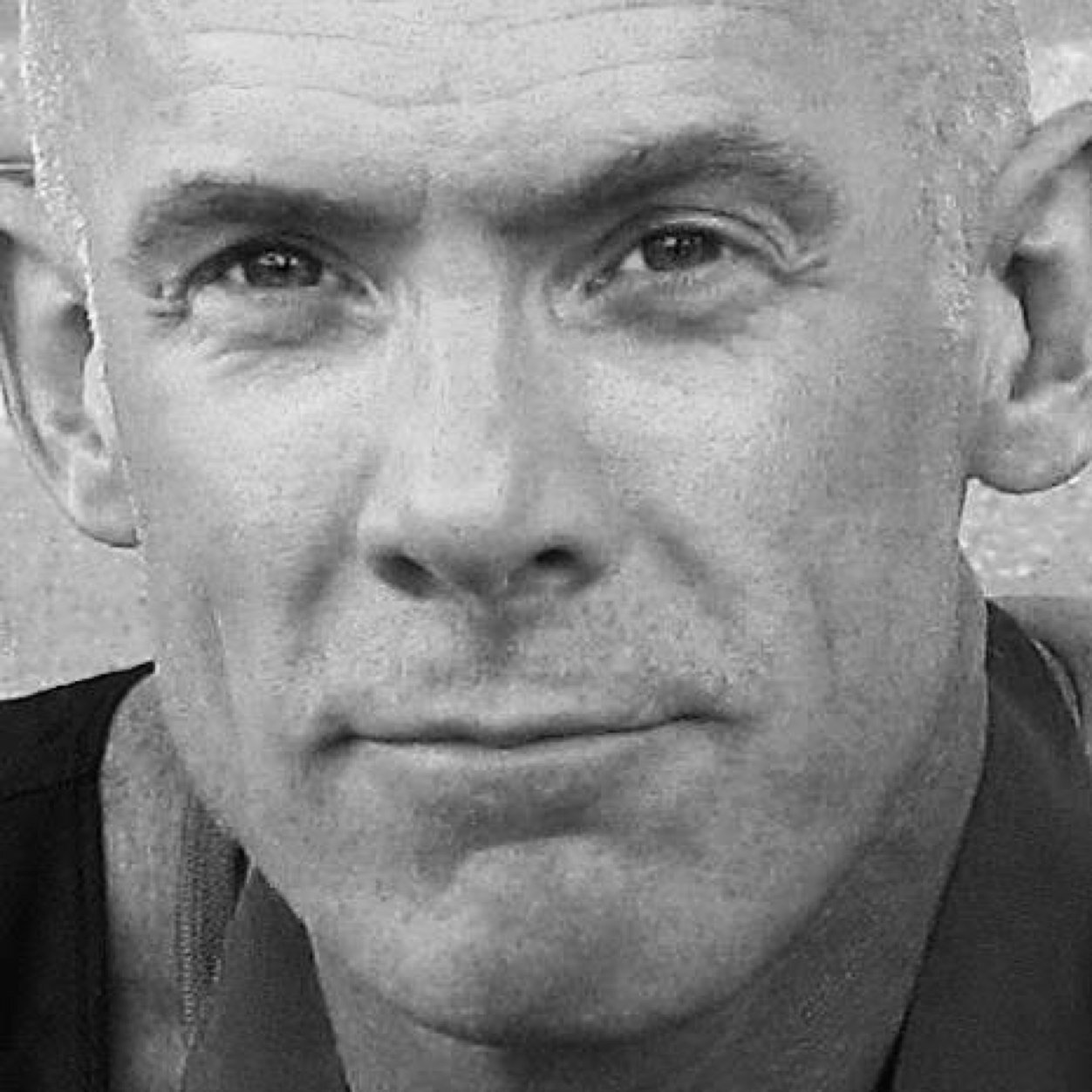 User Experience designer, international dragonboat racer, luckiest step-father on Earth.