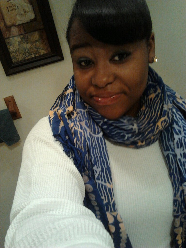 Follow mehh iyee follow back juss simple as that !! Iymee ohnee hunnid