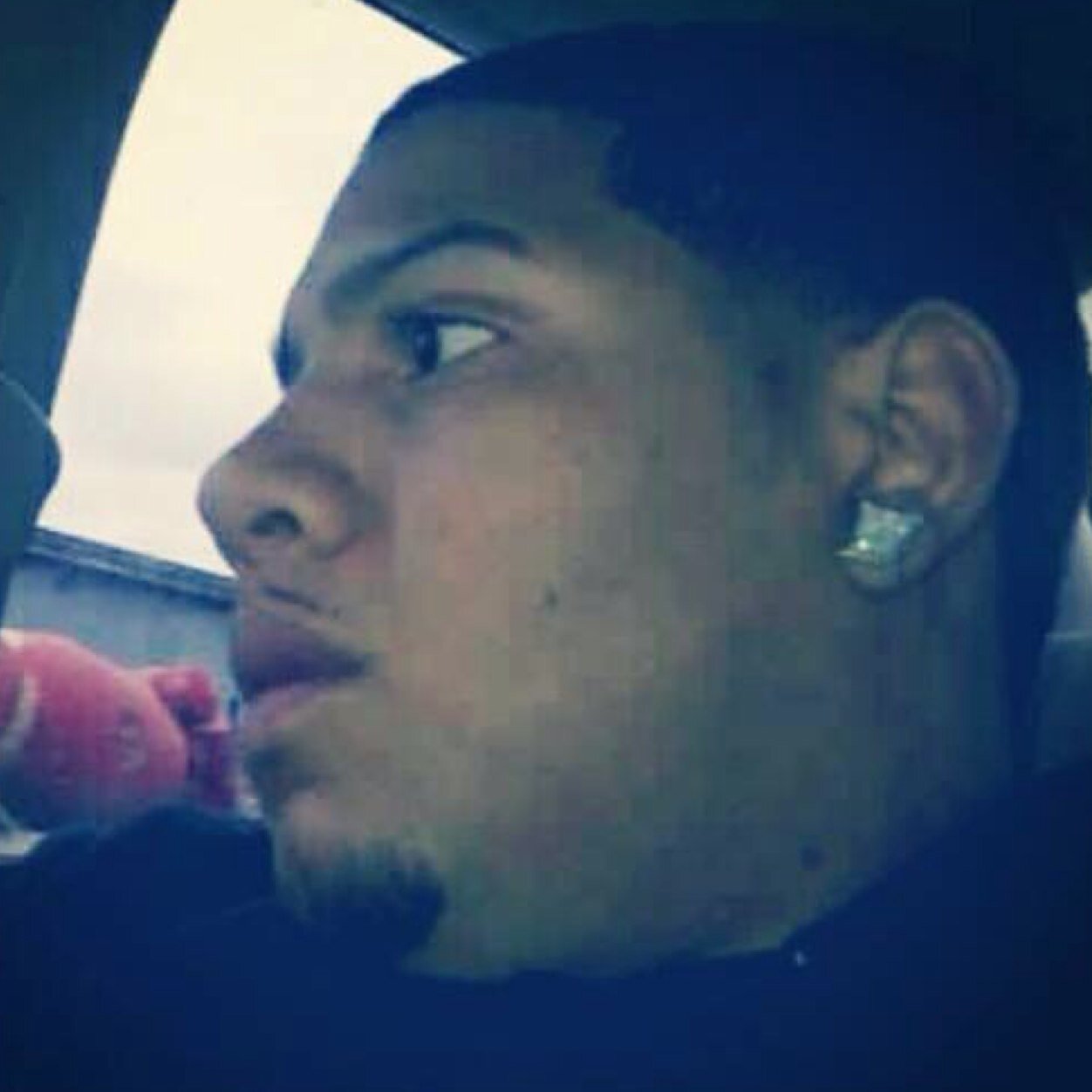 22 , Puerto Ricin born N Raised In Upstate New York. #OMOMoveMent # ha dado pena