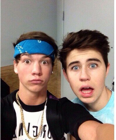 melanie9914's profile picture. holy name '18