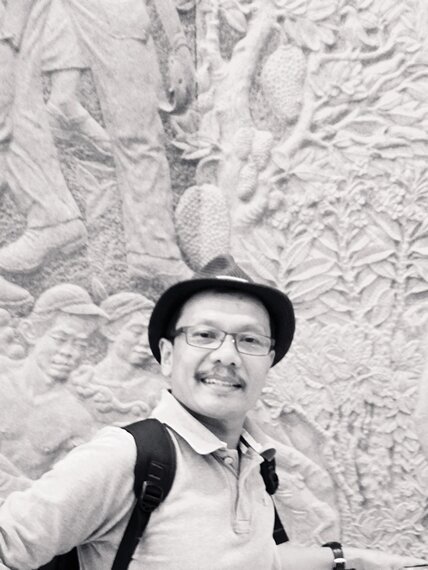 Art critic/lecturer/ISI Yogyakarta / Menjadi Indonesia dengan seni rupa