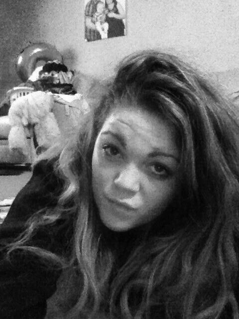 mrstrouble13's profile picture. 