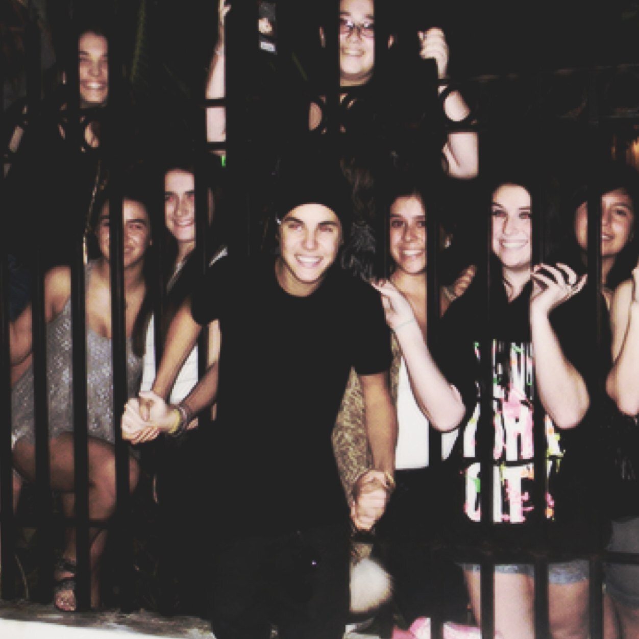 justin is the strongest, most kindhearted idol.. ♡ ariana and dan follow ♡
