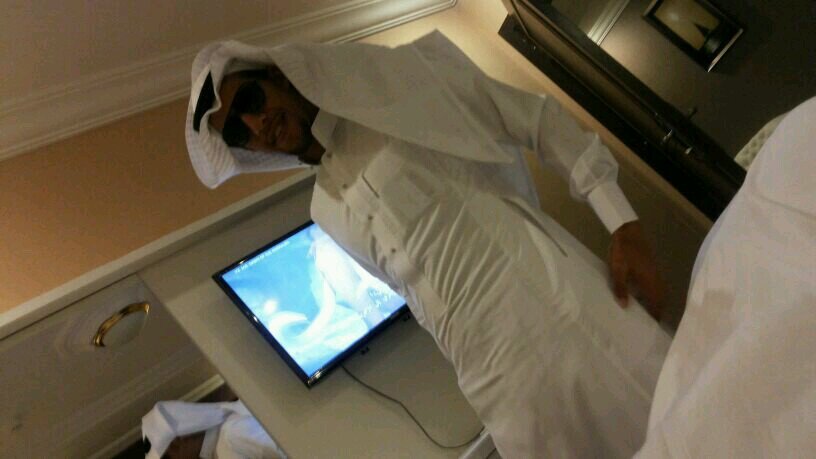 ‏ملكت قلبي ومحدن سواها يشغلني