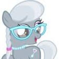 Me and Diamond Tiara only hang out with COOL ponies. Too bad for you, loser! No blank flanks either!