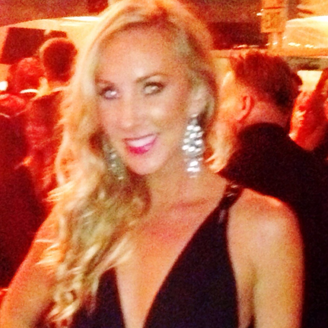 Cali girl with southern roots. My two ❤️'s-the beach & fashion!