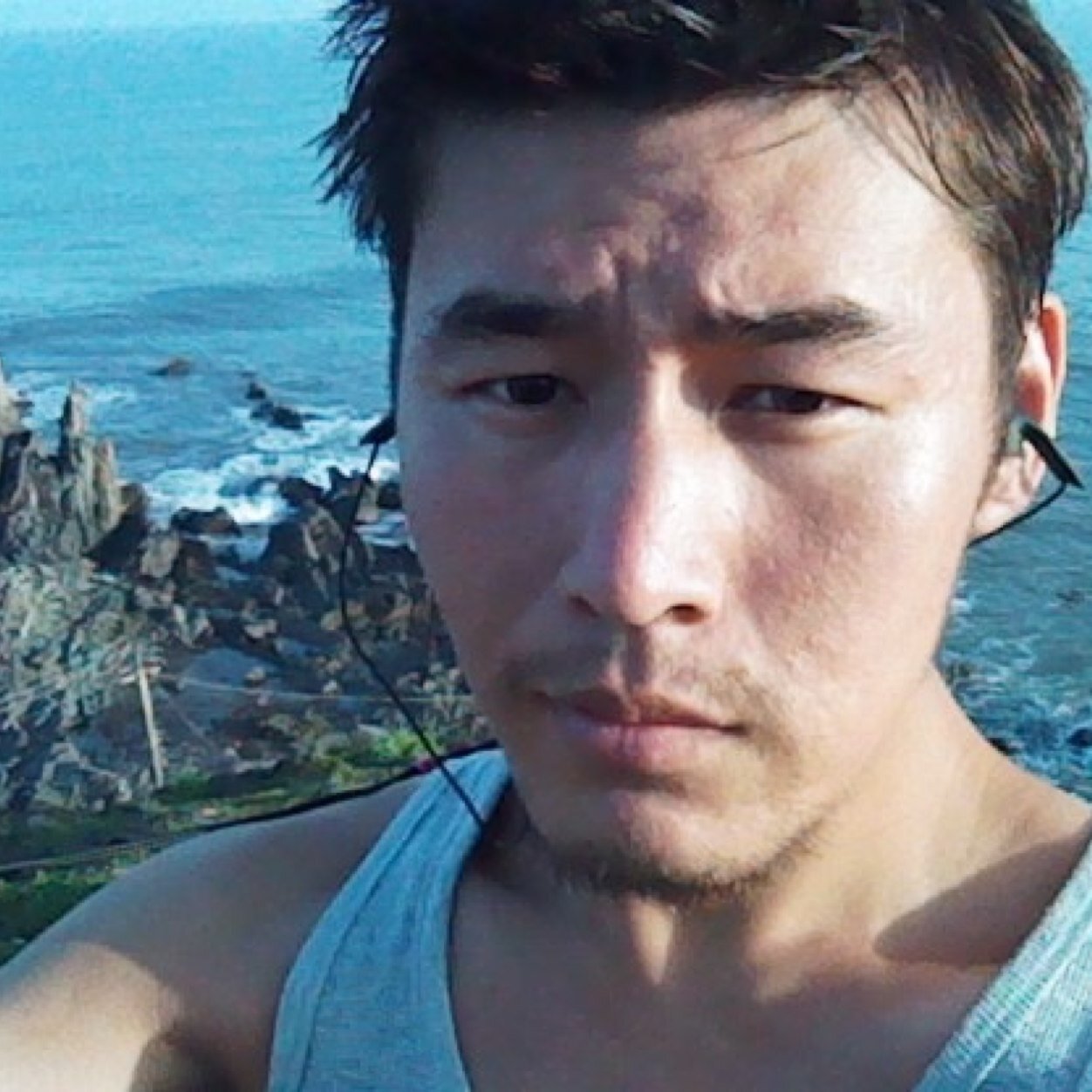 言论自由是天赋人权，人人有表达自己观点的权力