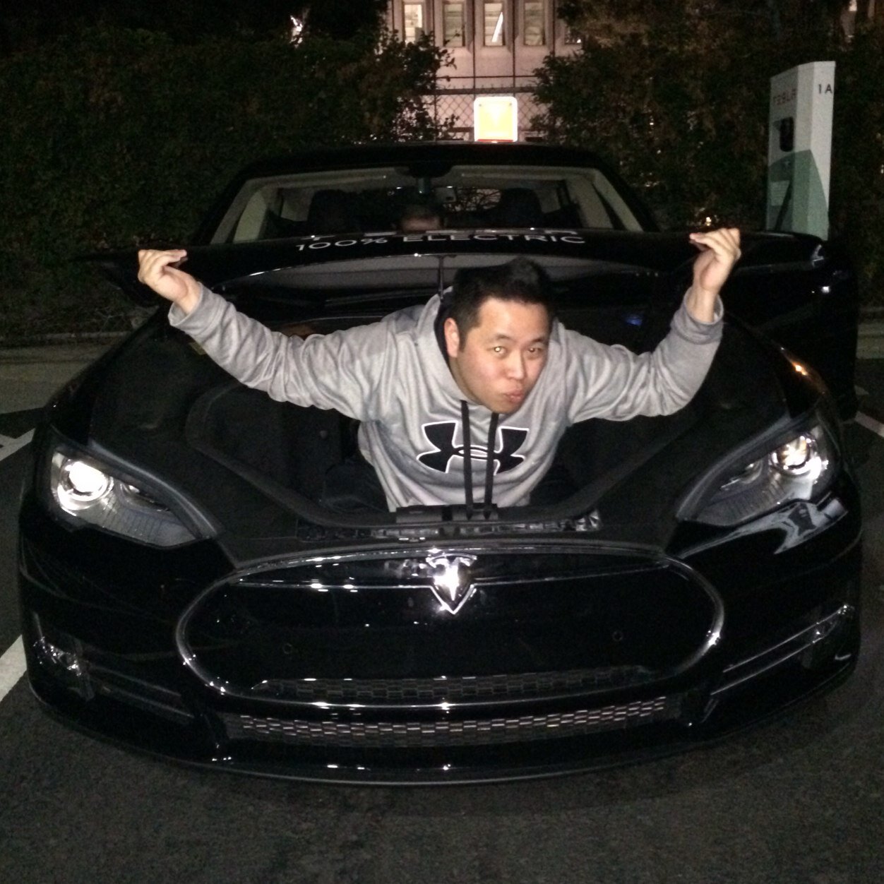 itsneland's profile picture. Smile, it burns calories =)