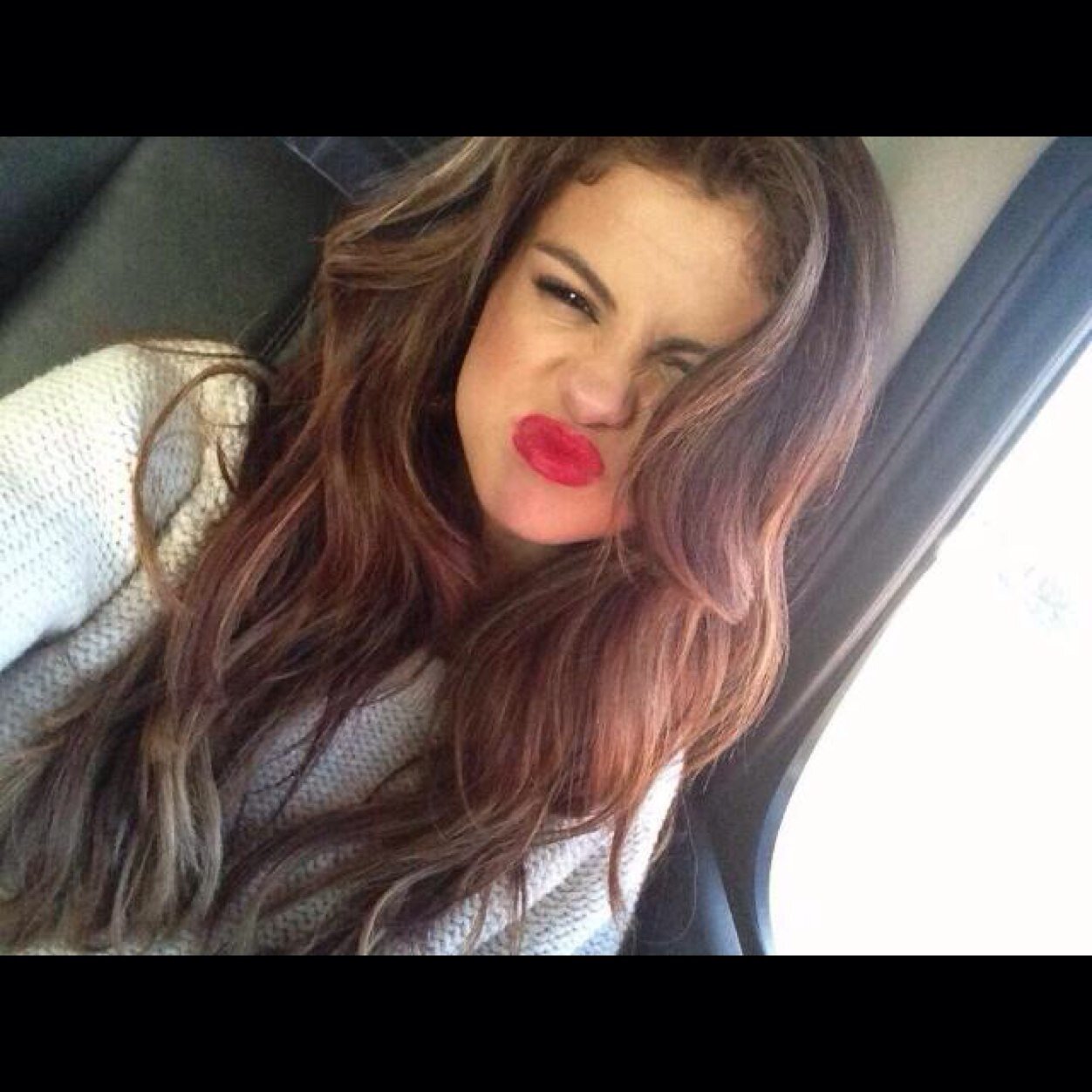 Shy . Single ...My Bestfrind is : @emerytkfalse !!