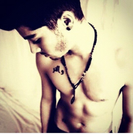 .Es ZAYN no Zein