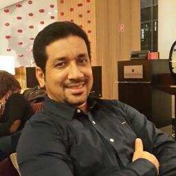 شاعر وكاتب غنائي وعاشق للقراءة