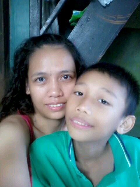 im a mother and a wife.. im addicted to watch tv series.. ilove my family.. and im certified movieholic..