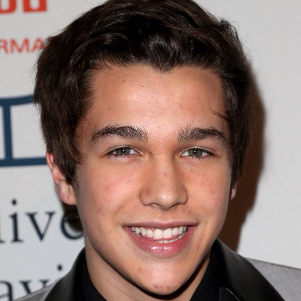 •Hey you a mahomie or directioner? Then you should follow me.