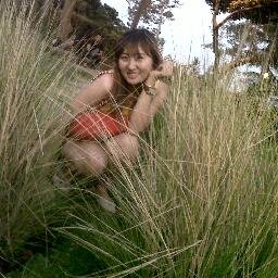 qu sng berteman n bergaul dgn siapa sja.,mau kenal aq follow aq ya..add fb aq mercury_starkyute_25@yahoo.com, skype mercury.starkyute