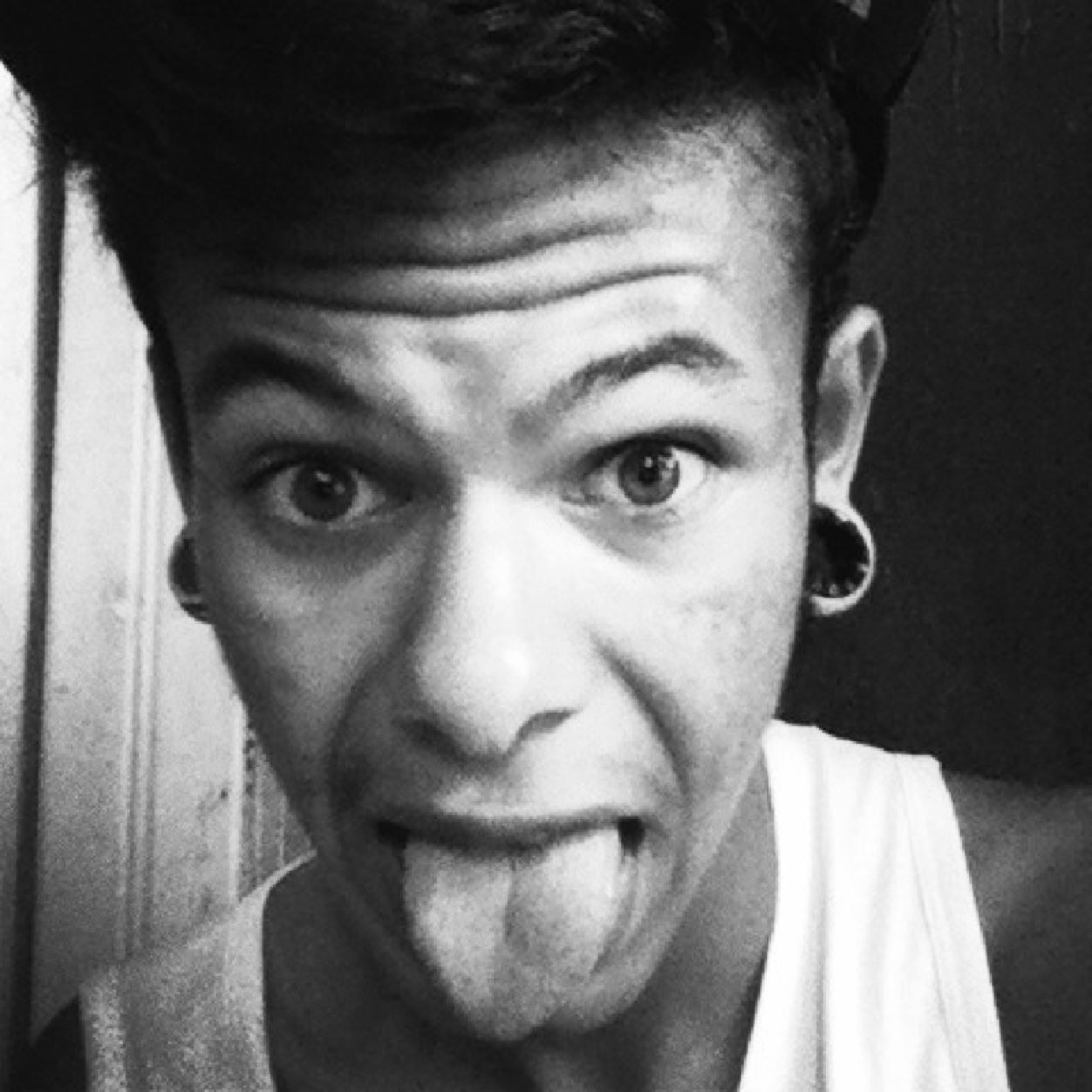 Welcome, louis ricardo 18 Scorpion, reamers and piercing, regina spektor and paramore is life, trying turns into a panda! Ilove UK
