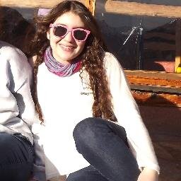 Cuando la vida te presente razones para llorar, demuéstrale que tienes mil y una razones para reír.