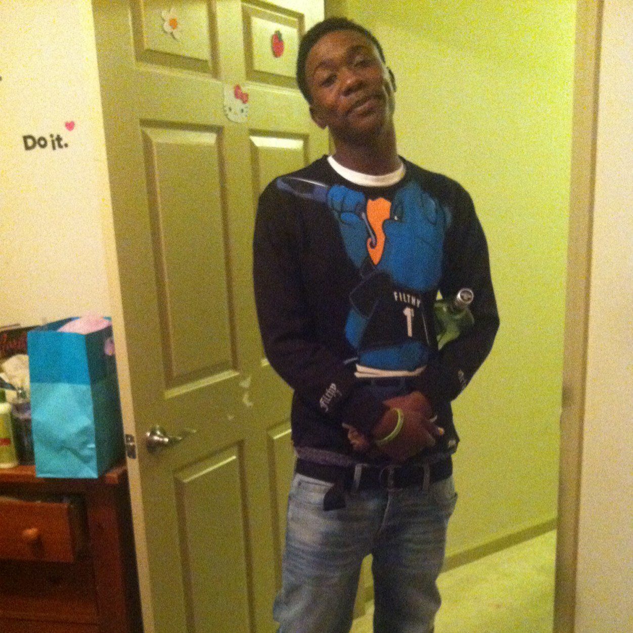 Fuck these hoes I got my main that's all that matter
