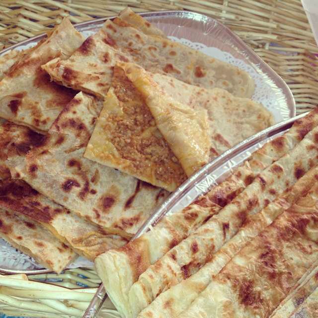 متخصصون بعمل خبز الطاوه * الخبز اليمني الساده ؤالمحشي (لحم،دجاج،نقانق،بيض،جبن كرافت،جبن مالح وزيتون،لبنه،لبنه وزعتر،قشطه وعسل،عسل،نوتيلا) لتواصل واتساب 77754400