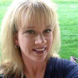 bethwilma's profile picture. Yankees Fan, Pizza expert, Self-Proclaimed Geek,