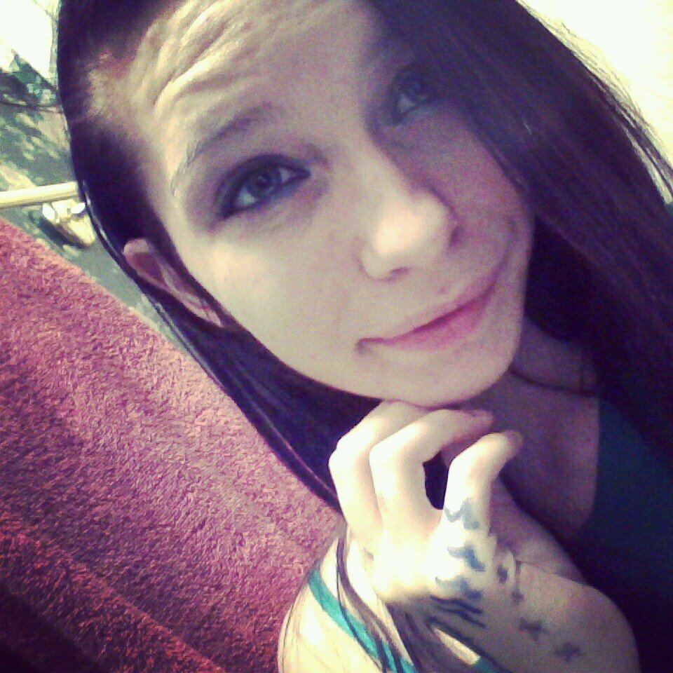 Think before you speak, words hurt . I'm obsessed with bands :3 Swimming is my sport though3