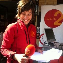 werkt bij @Radio2 @de_inspecteur,  zingt bij @SonsSaucisses