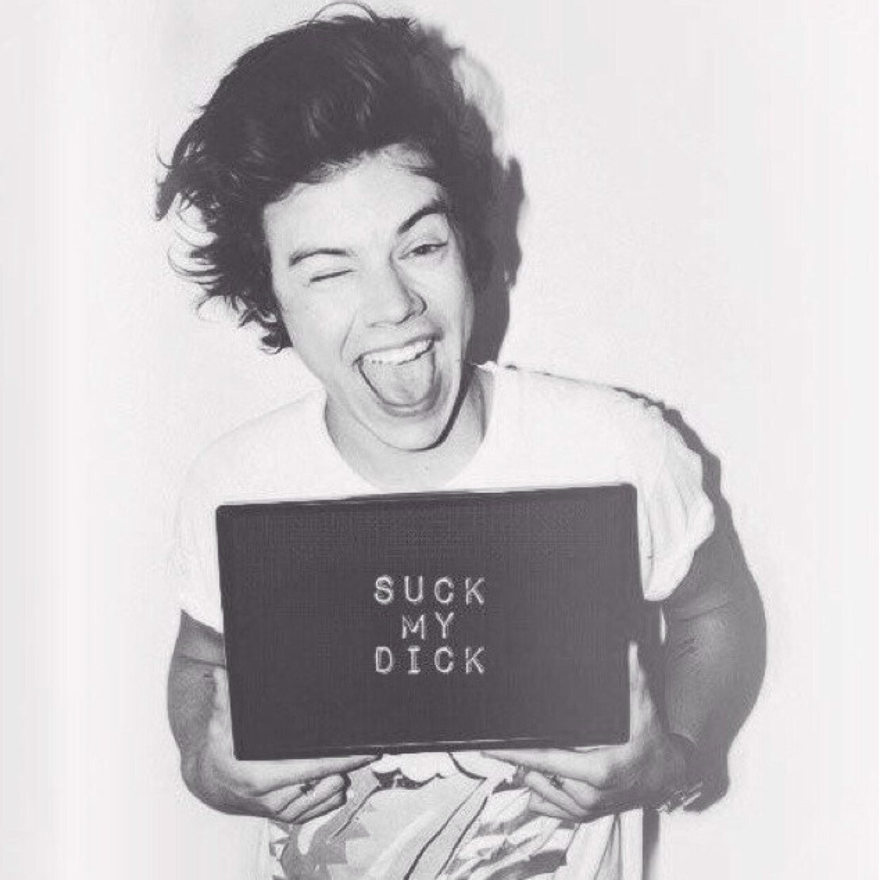 indieleee's profile picture. .