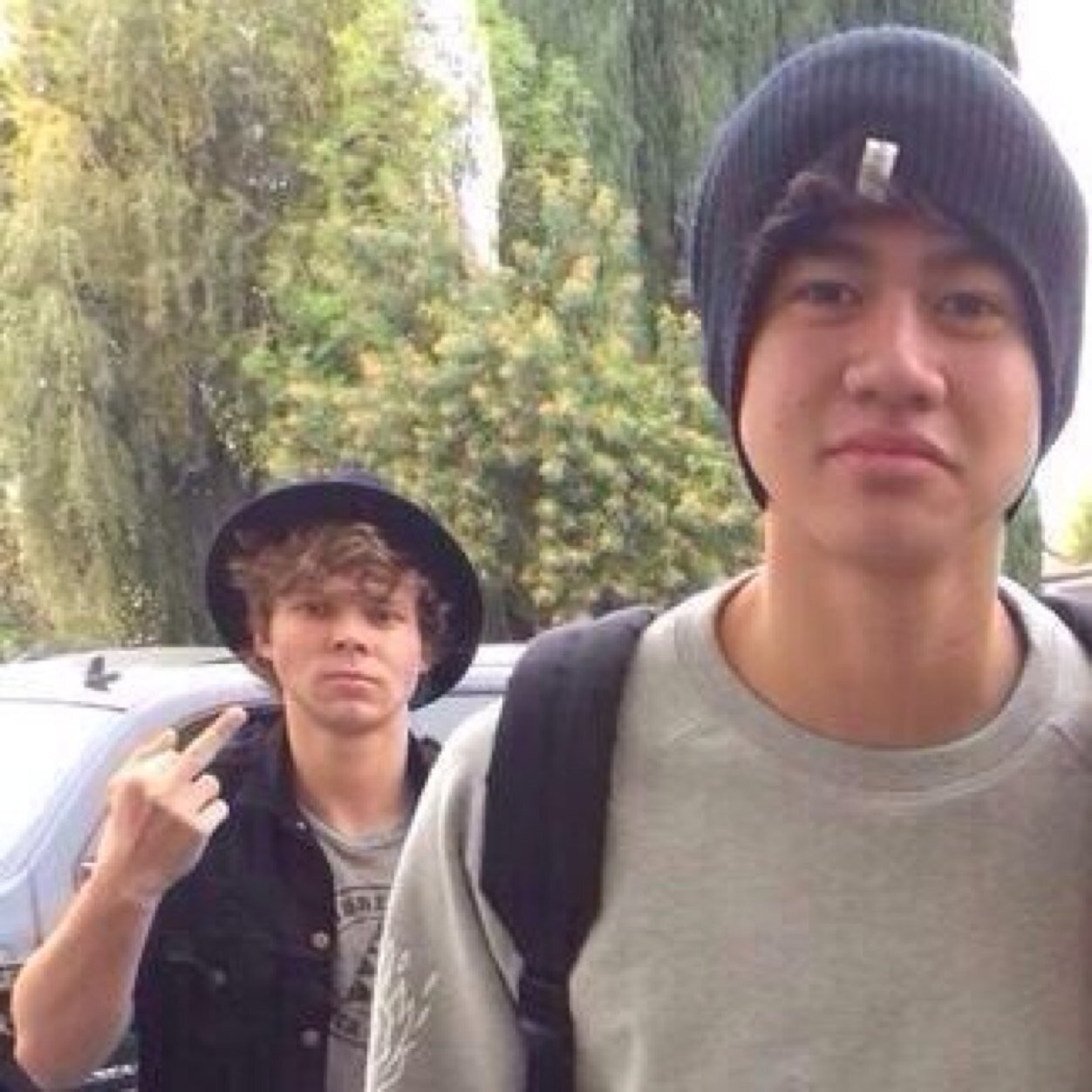 This follow is FREE. Which means I don't expect you to follow my official account @jen1D5sosjano. But i would be happy if you do & I always follow back.