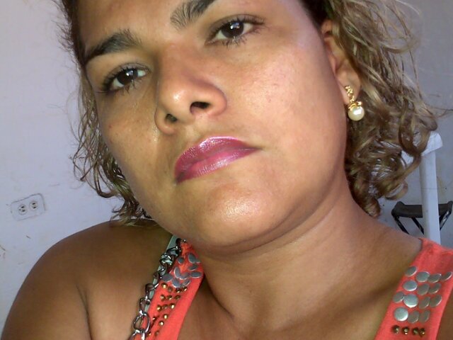 Alegre, Sincera y buena amiga