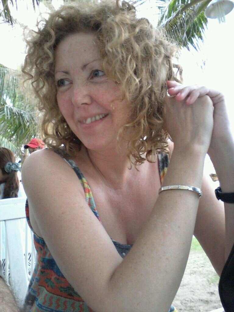 Journalist, editor, writer.
Hong Kong and Amsterdam.