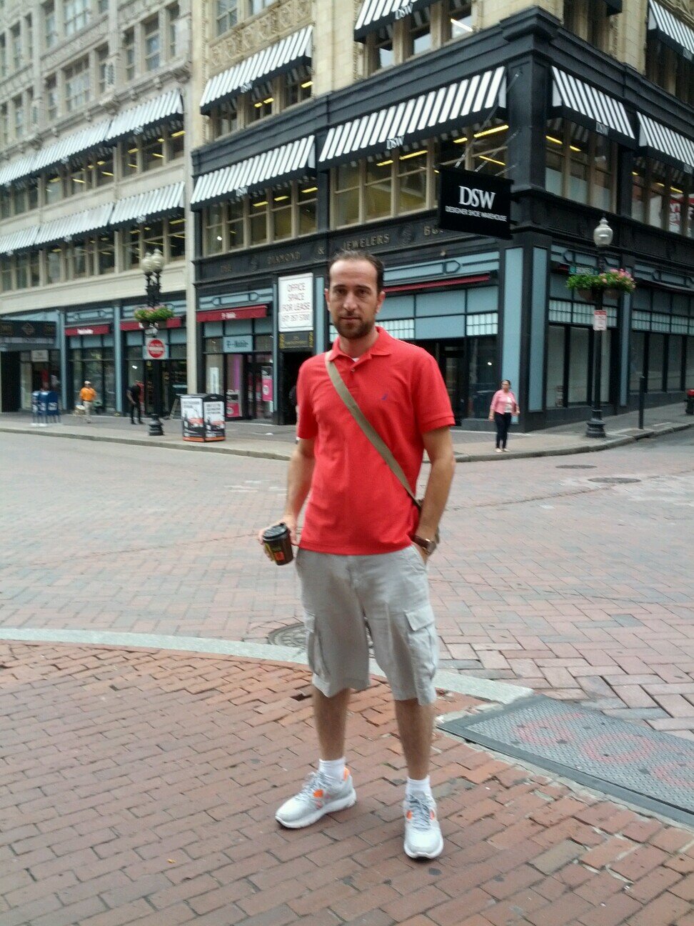 HS AssistantPrincipal @bbskw .
Father, husband, football lover, new life.
