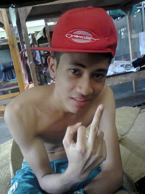 nama;firminus edison alamat;makassar
kegiatan;nganggur;
ttl;01/01/1993;089601361625