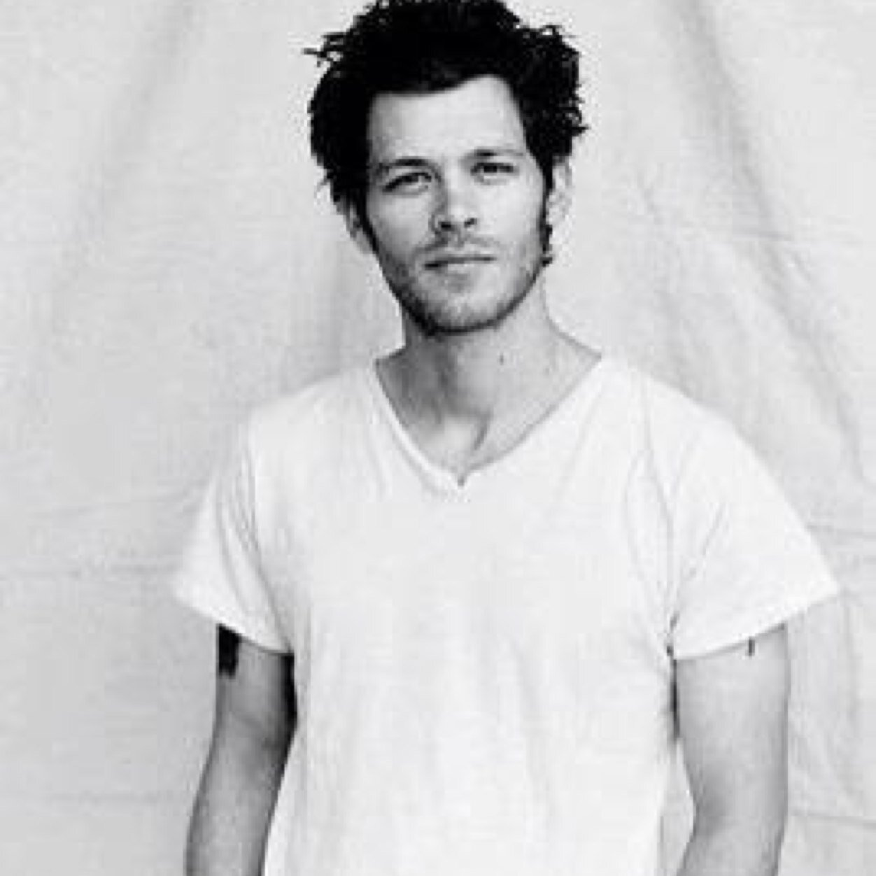 I'm a big fan of The Vampire Diaries . I❤️JOMO & Paul & Leo .