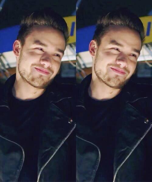Follow @unicornnarryxx because she just gave you a free follow :) ily ♥ NOT ME 3