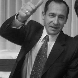 Coronel de la Fuerza Terrestre en (s p), actualmente gerente propietario de Inmobiliaria Excelencia; estoy a la orden en: http://t.co/KGOdCcdw