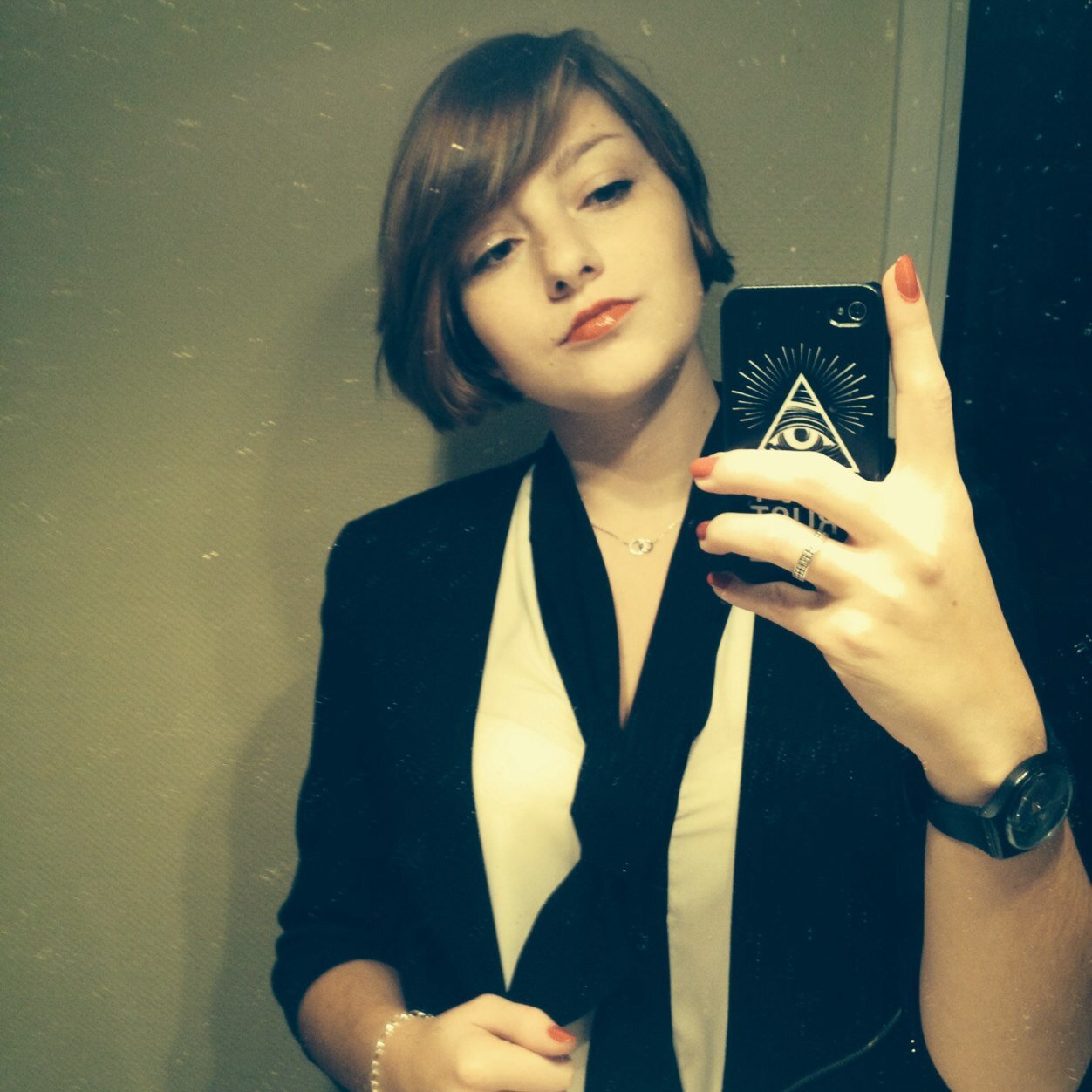 vandalous_Vi's profile picture. 