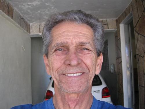 Sou uma pessoa comum que ama a vida e detesta mentiras.