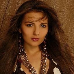 Colombiana-Periodista-Presentadora-Locutora-Voice Over- Corresponsal- #ElTrip Caracol Internacional /ORO/Enfoque Caribe bienvenido a mi #familiatwittera