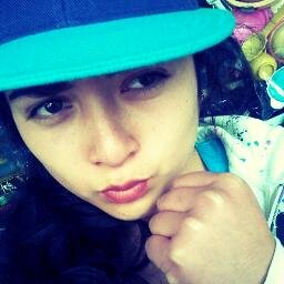 Soy mujer y AmoO el futbool!!! Me enamoOro muy rapido. Esa es mi devilidad. Un simple gesto de cariño y listo... caigo en el amor