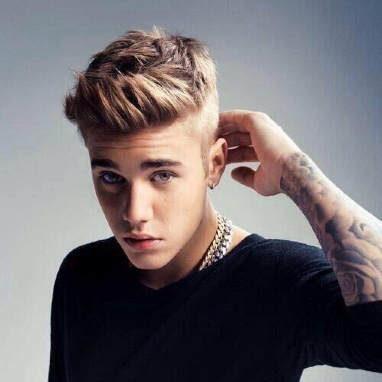 This is a free follow follow @Nandos_cupcake i follow back ❤