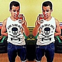 - Não vale a pena mergulhar nos
sonhos e se esquecer de viver ' .. http://t.co/xQsXjrVEfD