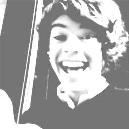 hey this is a free follow from @LOUSERCAKE follow her she follows back, just ask! ily