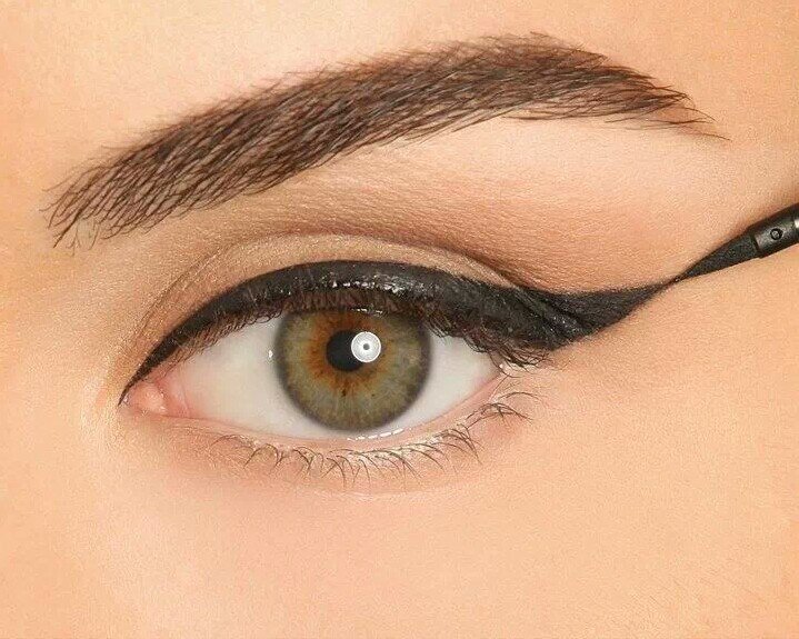 مجرد أنسانه تحلم بالكثير.. وأملها بالله كبير..♡
